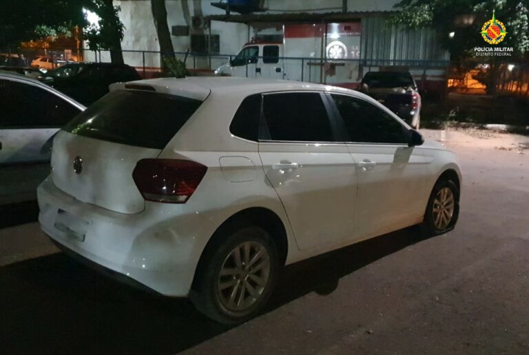 Dupla Presa Carro Roubado Ap S Fugirem De Blitz No Gama Acorda Df