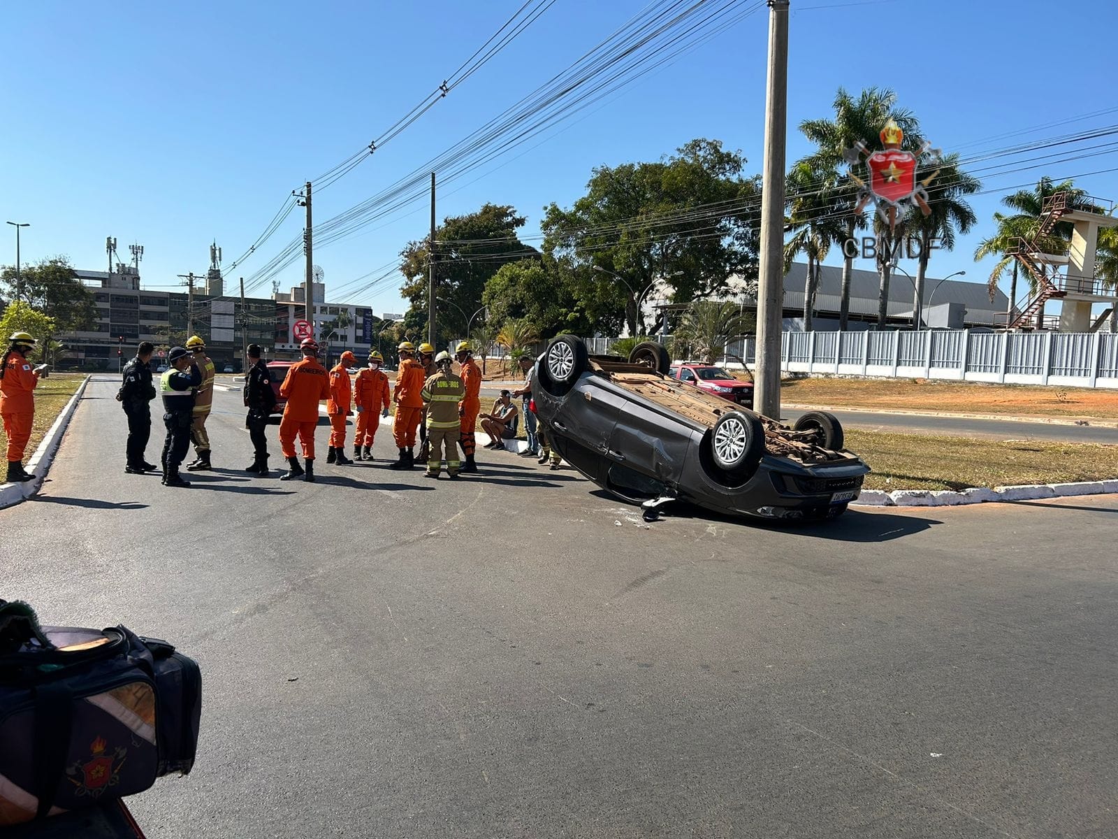 Colisão entre dois carros seguida de capotamento deixa um ferido na Asa