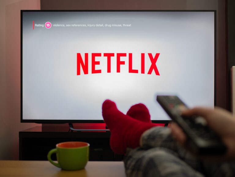 Netflix vai cobrar R$ 12,90 por compartilhamento de senhas no Brasil