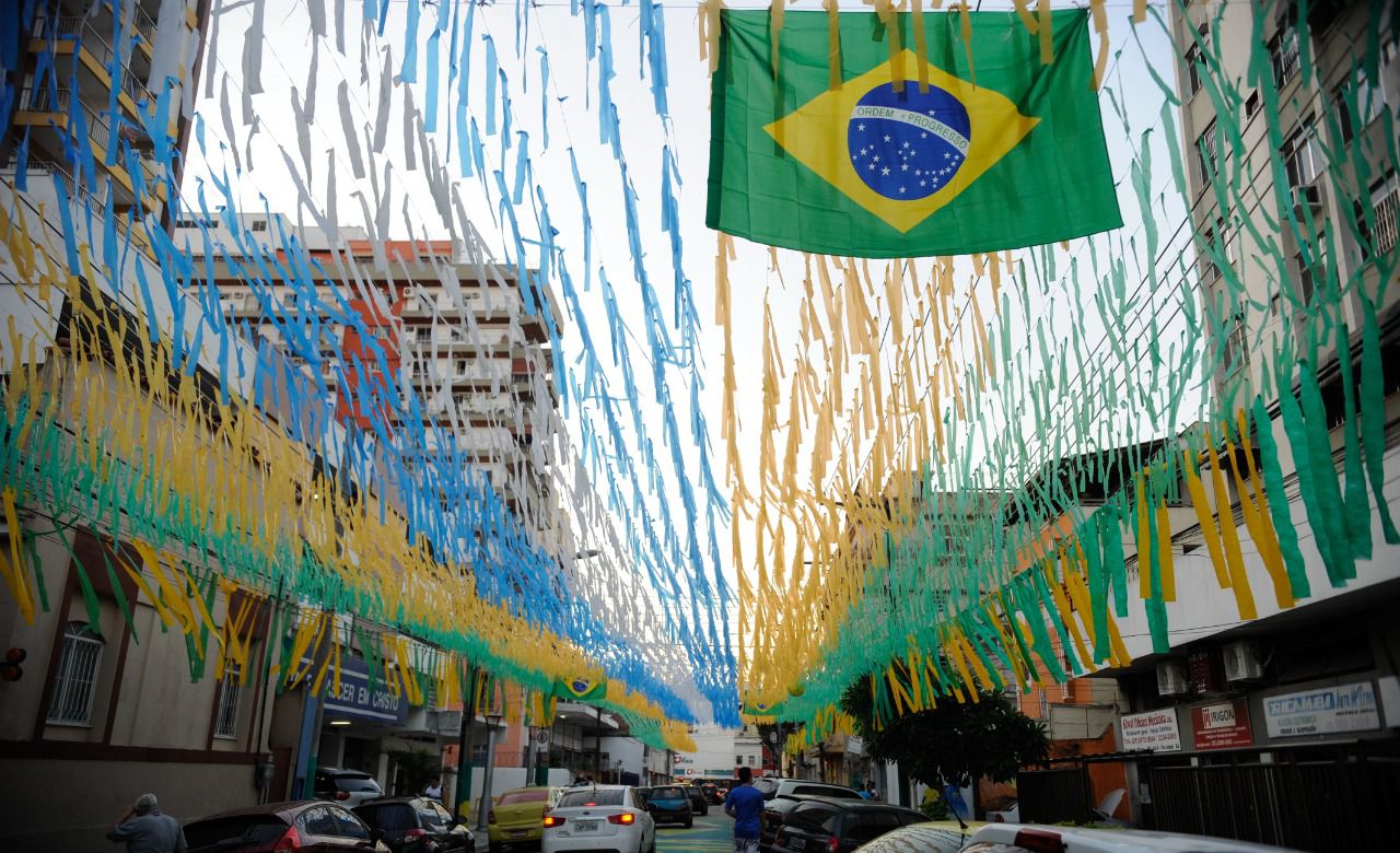 DF: veja o que abre e o que fecha nesta 5ª, estreia do Brasil na Copa