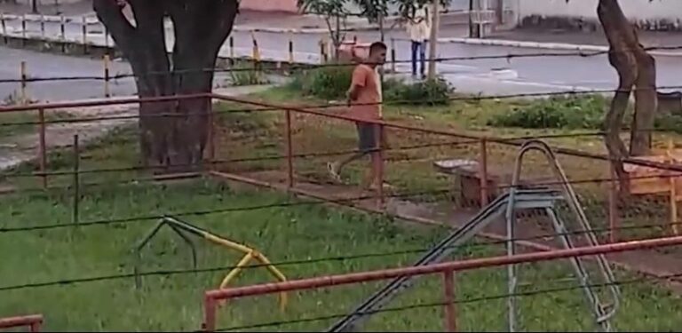 Homem Que Foi Flagrado Se Masturbando Em Frente De Escola No Df é Preso Acorda Df 0625